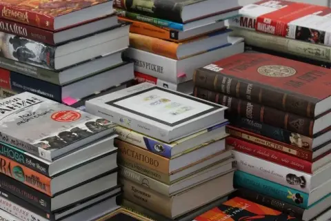 Co to jest literatura faktu? Zrozumienie i przykłady tego gatunku
