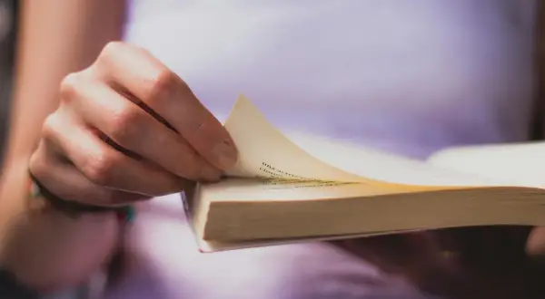 Architektura zmiany: Jak literatura psychologiczna wspiera proces budowania trwałych nawyków